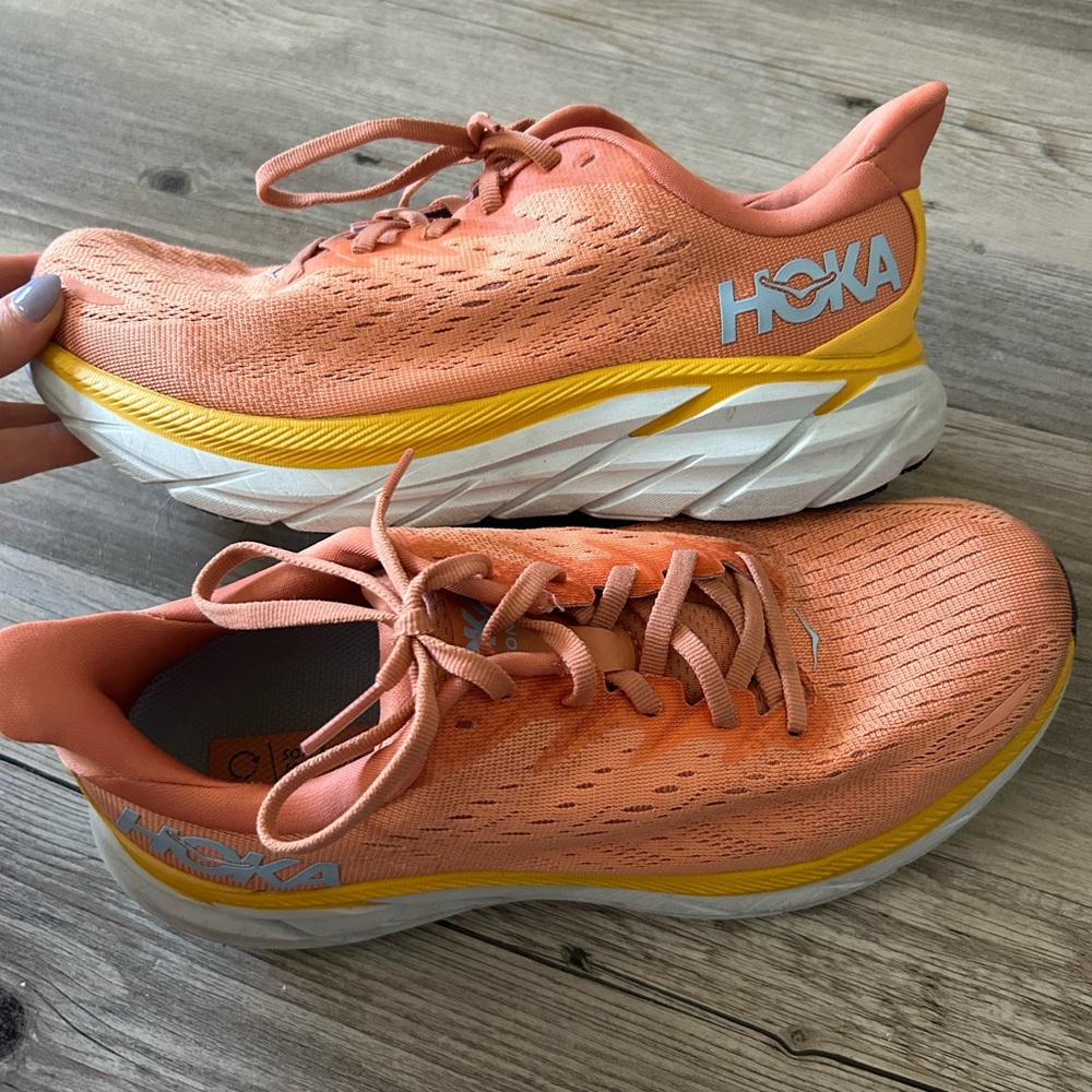 Women’s Hoka’s size 7.5 perfect condition